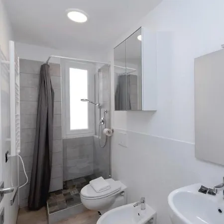 Orizzonte 5 Terre - Via Napoli 85 - Stazione * Специя